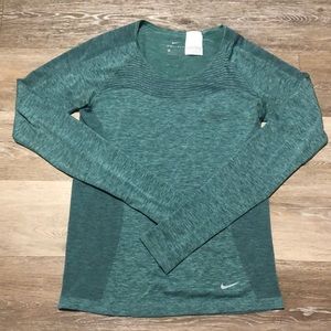 Nike Dri-Fit Seamless Long Sleeve